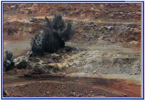mine explosion.JPEG (57057 bytes)